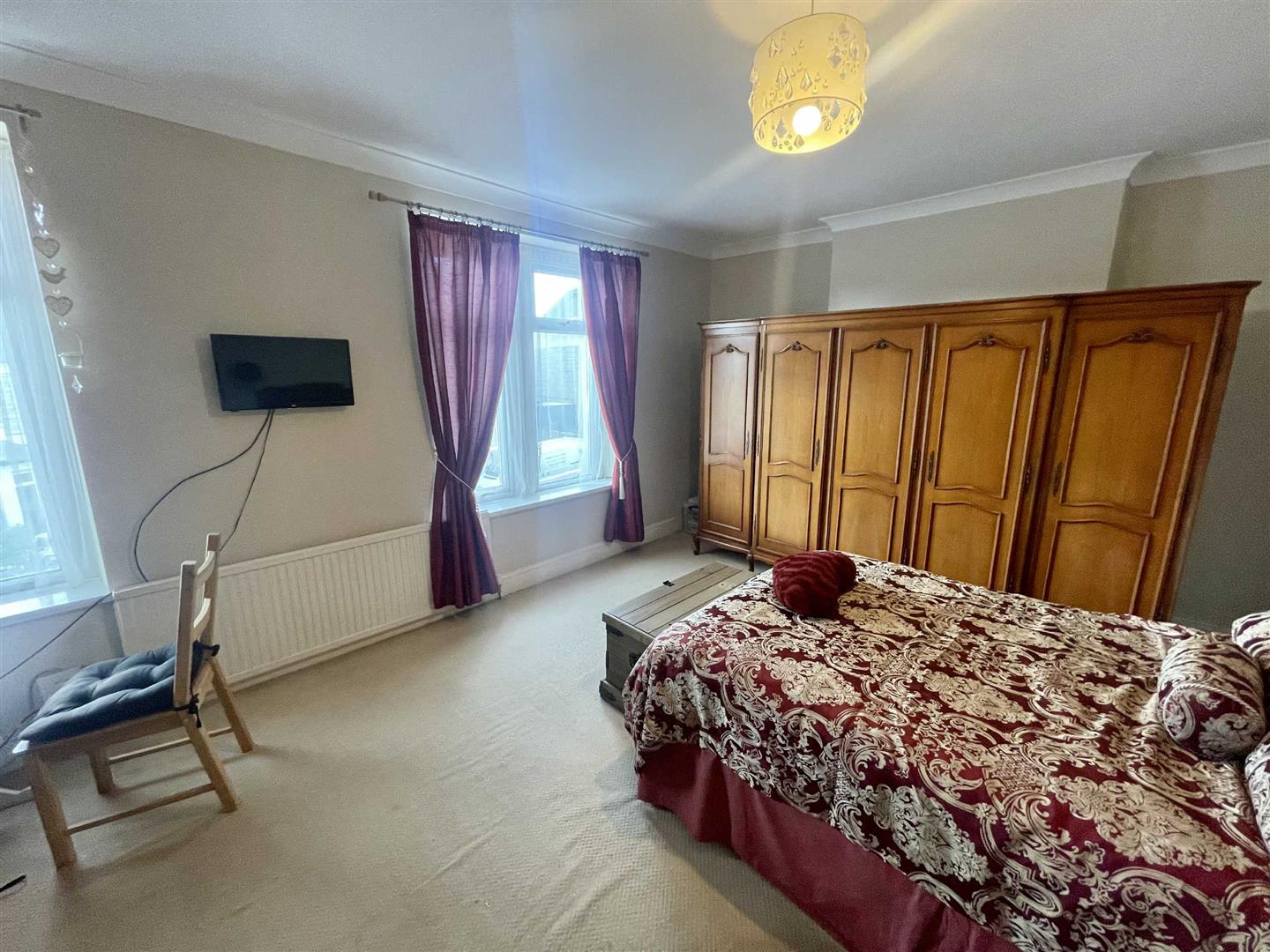 Kingsland Crescent, Barry Knights Estate Agents